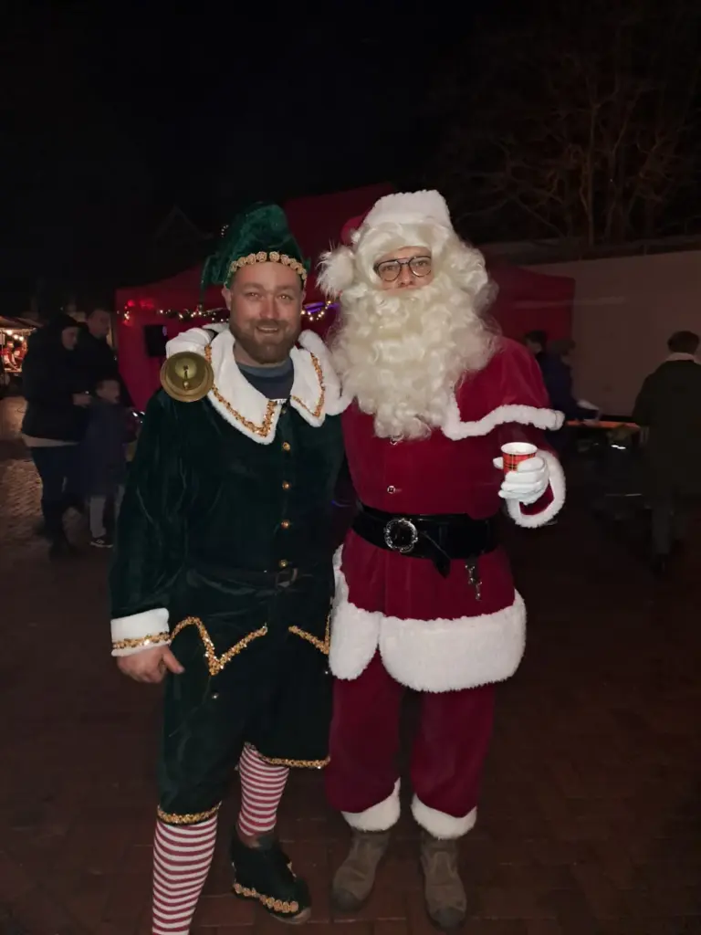 Kerstman- en elfkostuums